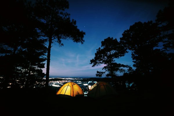 Quelle croisière offre des conférences sur l'histoire de la navigation maritime en Polynésie?